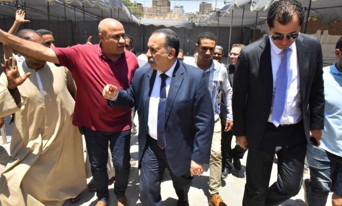 المحافظ يتفقد الاستعدادات لافتتاح السوق الحضري الجديد في أسيوط