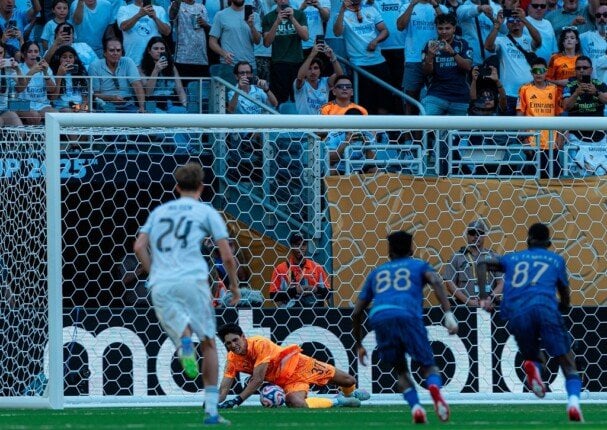 الهلال يواصل منع الريال من التسجيل أمام الأندية العربية في كأس العالم للأندية