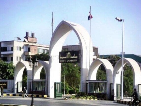 جامعة أسيوط تتقدم 100 مركز في تصنيف التايمز 2025