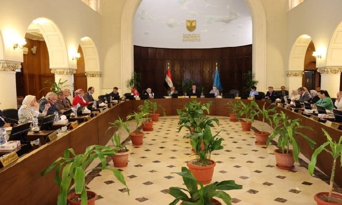 جامعة الإسكندرية: رائدون في التعليم عبر البحث والتعاون الدولي