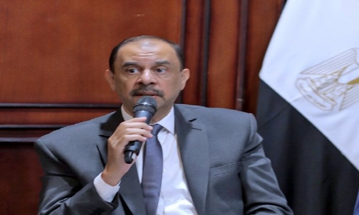  محافظ سوهاج يؤكد على ضرورة الإسراع في إنهاء طلبات تصالح البناء