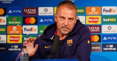 فليك يؤكد استمرار المنافسة في الدوري واستحقاق برشلونة للبقاء